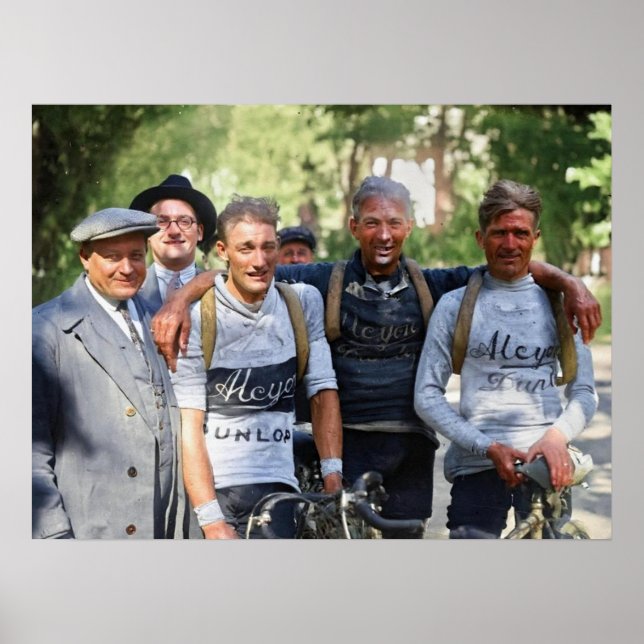 Muddy Faces Tour de France 1928 Efter Etapp 10 Poster (Framsidan)
