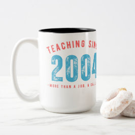 Mug for teacher | Teaching since 2004 Två-Tonad Mugg