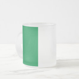 Mugg av skum av litet glas med flagga av Italien