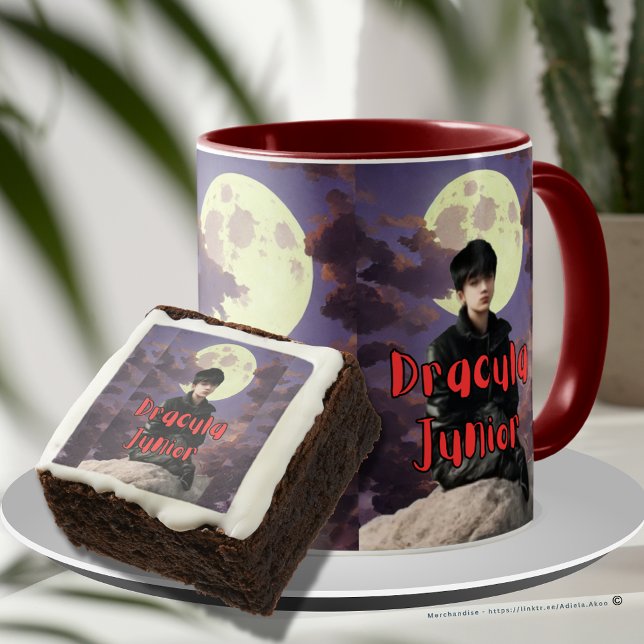 MUGG - Dracula Jr designad av Poet Adiela Akoo (DJ Mug & Brownies designed by Poet Adiela Akoo. Browse my store for more great gift & decor ideas)