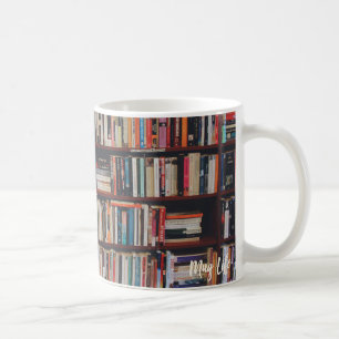 Mugg för bibliotekbokhyllafoto