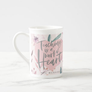 Mugg för kaffe för hjärta för läraregåvavattenfärg benporslin mugg