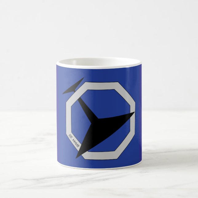 Mugg för kaffe för otvungenhetflaggalogotyp (Center)