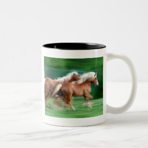 Mugg för kaffe för tävlings- Palominohästar