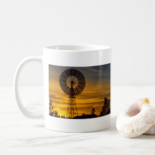 Mugg för kvarnsolnedgångkaffe