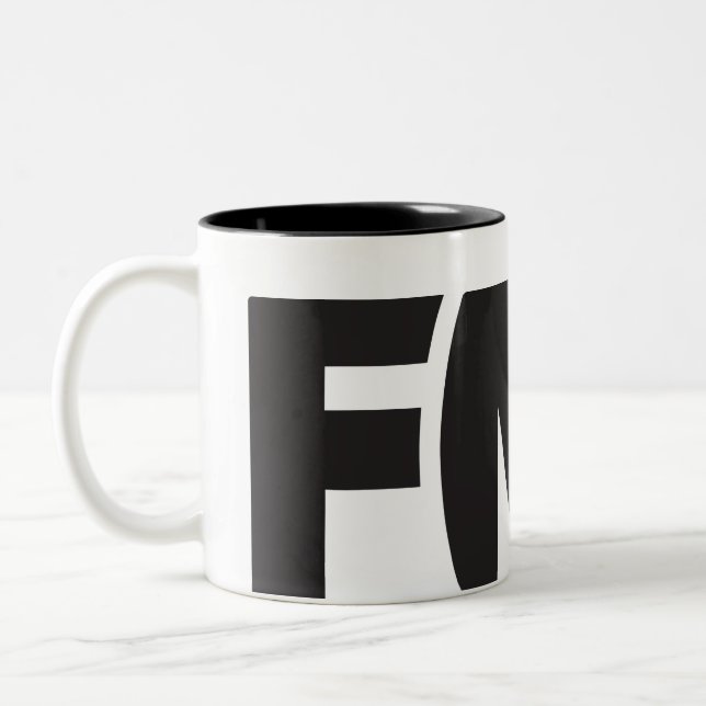 Mugg för officiell FML: FML-logotyp (svart) (Vänster)