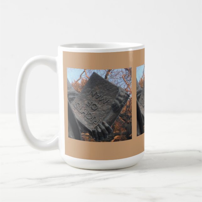 Mugg Höger av man som innehas av Thomas Paine Stat (Vänster)