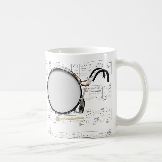 Mugg - marschbastrumma med notblad (Höger)