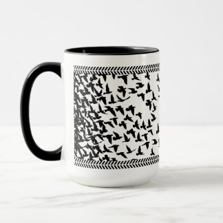 mugg med fåglar i svart och vitt, klassisk stil