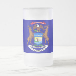 Mugg med flagga av Michigan, frostat av glas