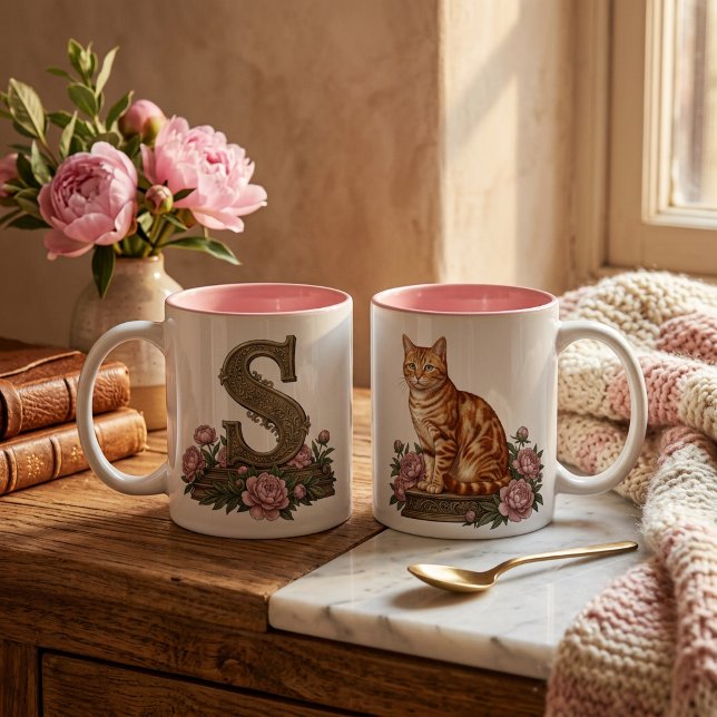 Mugg med monogram och orange tabbymönster (Orange Tabby Cat Monogram Mug - Personalized Initial Mug -Ginger Cat Lover Gift )