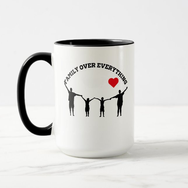 Mugg med silhuett-design: Familjen före allt  (Vänster)