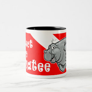 Muggen för Manateedykarekaffe skyddar manateen Två-Tonad Mugg