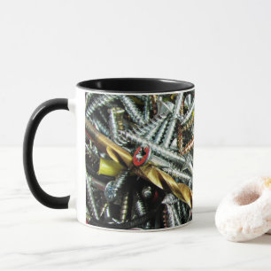 Muggen med skruvar design mugg