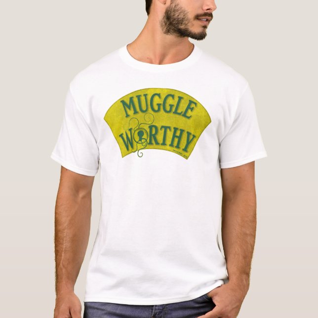MUGGLE WORTHY™ TEE (Framsida)