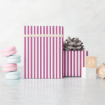 Mullbär Rosa & Vita Ränder Presentpapper<br><div class="desc">Lägg till en söt och charmerande touch till dina gåvor med detta Rosa & Vita Ränder Presentpapper. Perfekt för födelsedagar,  baby shower,  bröllop och mer,  dess klassiska randiga design gör varje present ser förtjusande och festlig ut.</div>