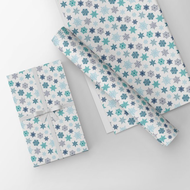 Multicolored snowflake pattern – winter christmas presentpapper (Skapare uppladdad)