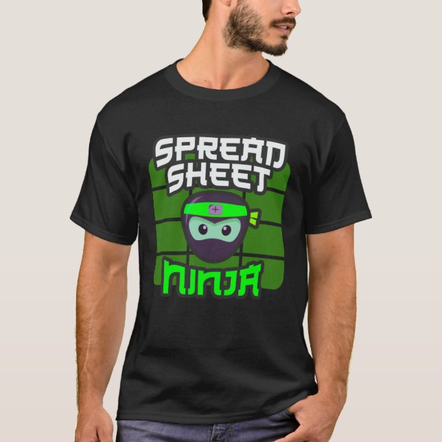 Multitasking CFO Redovisning Analys KALKYLBLAD N T Shirt (Framsida)