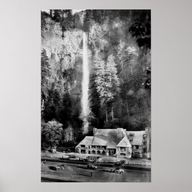 Multnomah Falls and Lodge Photograph Poster (Framsidan)