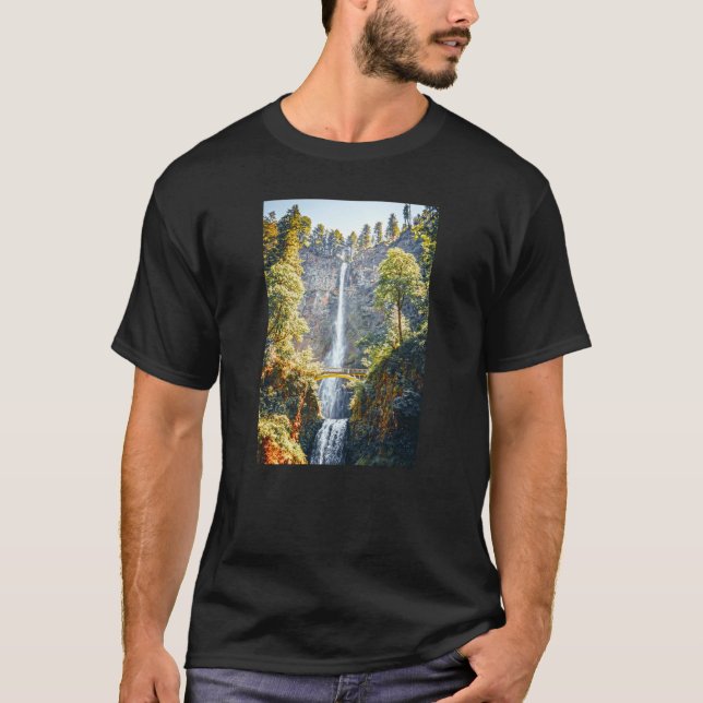 Multnomah Falls-Portland Oregon-Travel Photography T Shirt (Framsida)