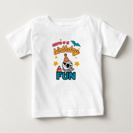 Mumie T-shirt inslagen i födelsedagsglädje
