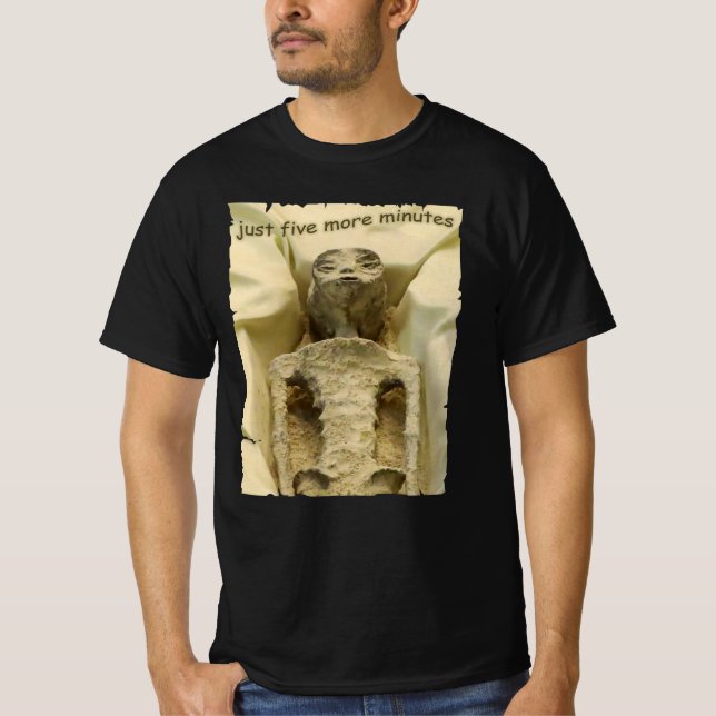 Mummie från Rymden Funny NASA UFO-mysterium T Shirt (Framsida)