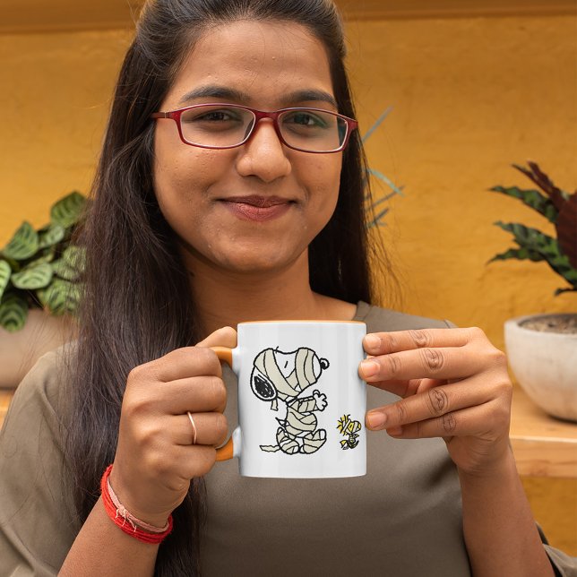 Mummier för soppi och trävaror mugg (Person holding mug)