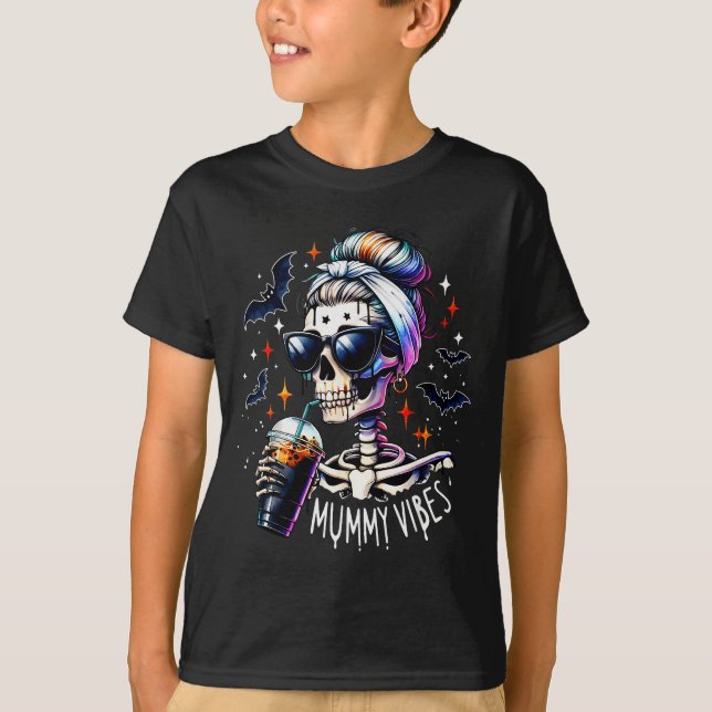Mummy Vibes Skeleton Coffee Mom Soky Season Hallow T Shirt (Framsida)