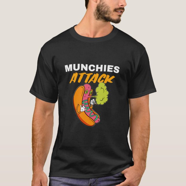 Munchies Attack! T Shirt (Framsida)