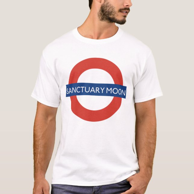 Murderbot Diaries Sanctuary Moon Roundel  T Shirt (Framsida)