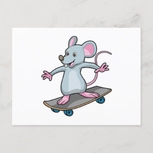Mus som skateboardåkare med skateboard vykort