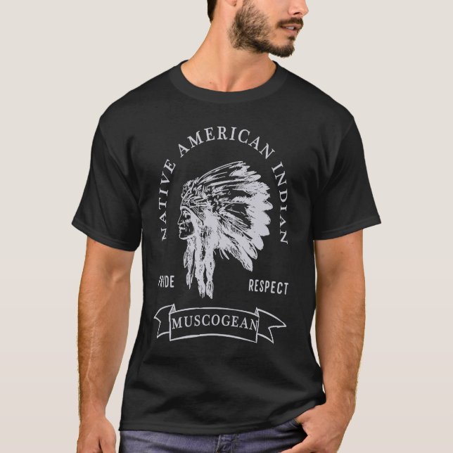 Muscogean Family Tribe Native Indian Prid T Shirt (Framsida)
