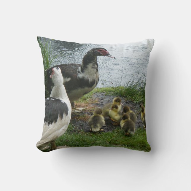 Muscovy Anka i Rain Dekorativ kudde (Framsida)