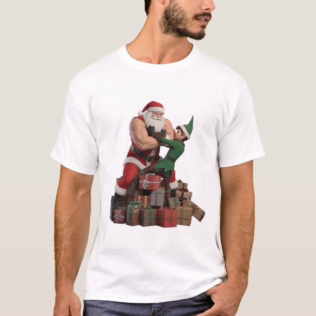 Muscular Santa Arm-Wrestling an Elf – Funny Christ T Shirt (Framsida)