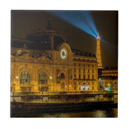 Musée d'Orsay i Paris på natten Kakelplatta