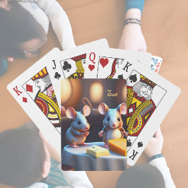 Musfamilj vid middagen i bord casinokort