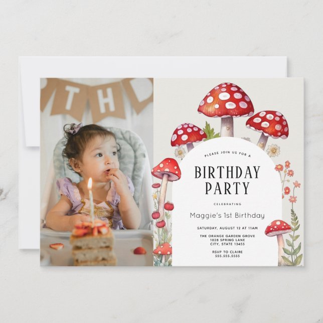 Mushroom Cottage Woodland Birthday Photo Inbjudningar (Framsida)