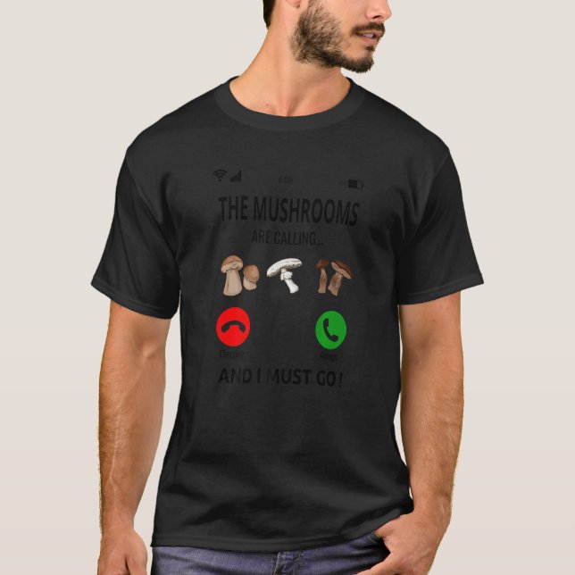 Mushroom Hunter MushRums kallar Mushroom Hunting T Shirt (Framsida)
