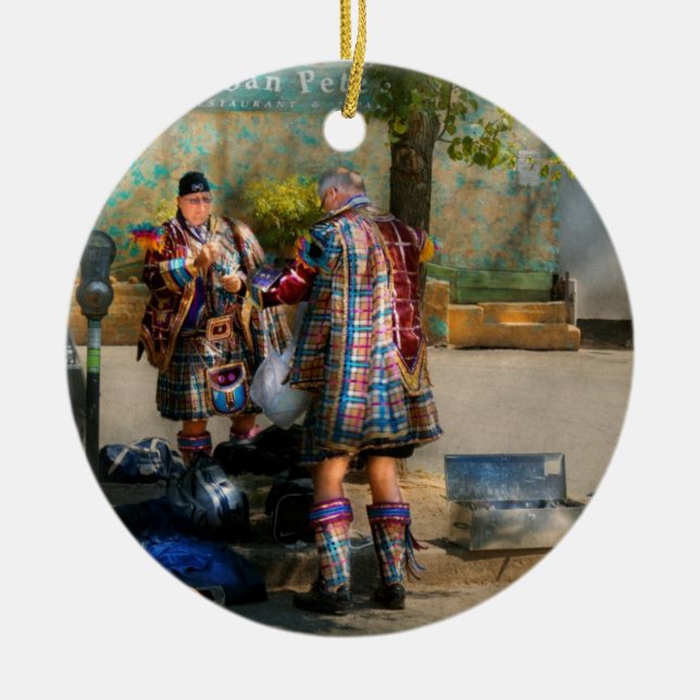 Musik - Mummers förberedelse Julgransprydnad Keramik (Framsidan)