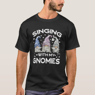Musikgnom i sött karaoke-outfit som sjunger med mi t shirt