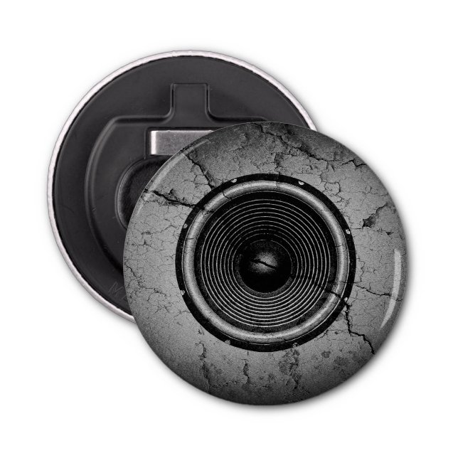 Musikhögtalare på en knäckt vägg flasköppnare (Framsidan)