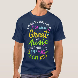 Musiklärare hjälper barn att göra musik 1 t shirt