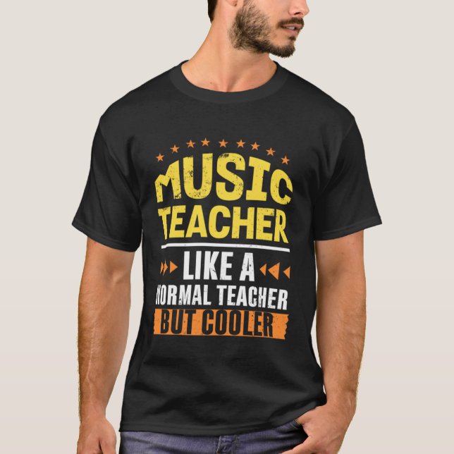 Musiklärare som en normal lärare men en kolerson t shirt (Framsida)