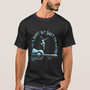 Musiklivet är Kort, men svensk för vissa Guitar T Shirt