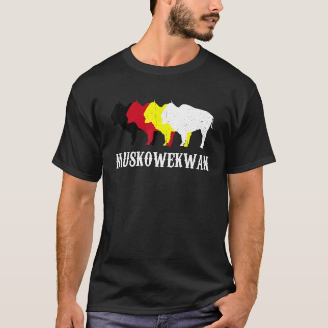 Muskowekwan Saulteaux People Native American T Shirt (Framsida)