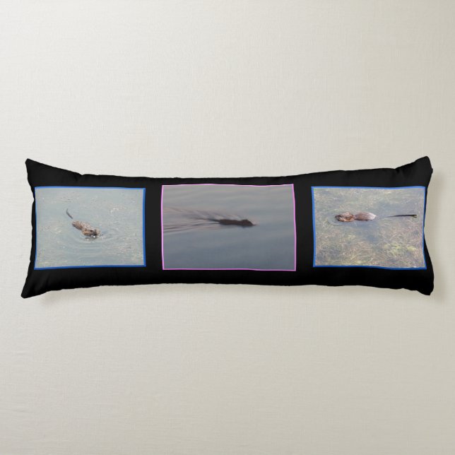 Muskrat Body Pillow Kroppskudde (Framsidan)