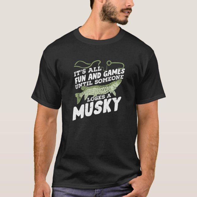 Musky Fishing Design for a Fisherman Premium T Shirt (Framsida)