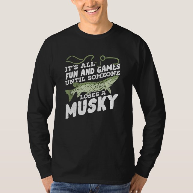 Musky Fishing Design for a Fisherman T Shirt (Framsida)