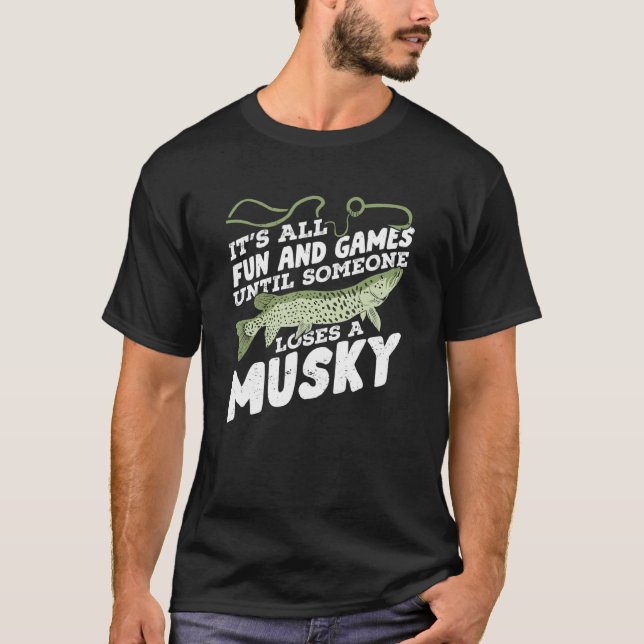 Musky Fishing Design for a Fisherman T Shirt (Framsida)