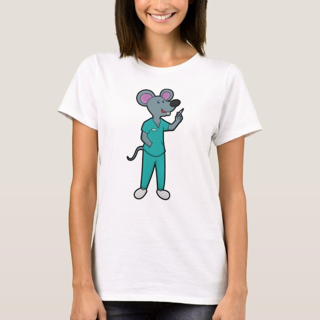 Musse som sjuksköterska vid vaccination med spruta t shirt (Framsida)